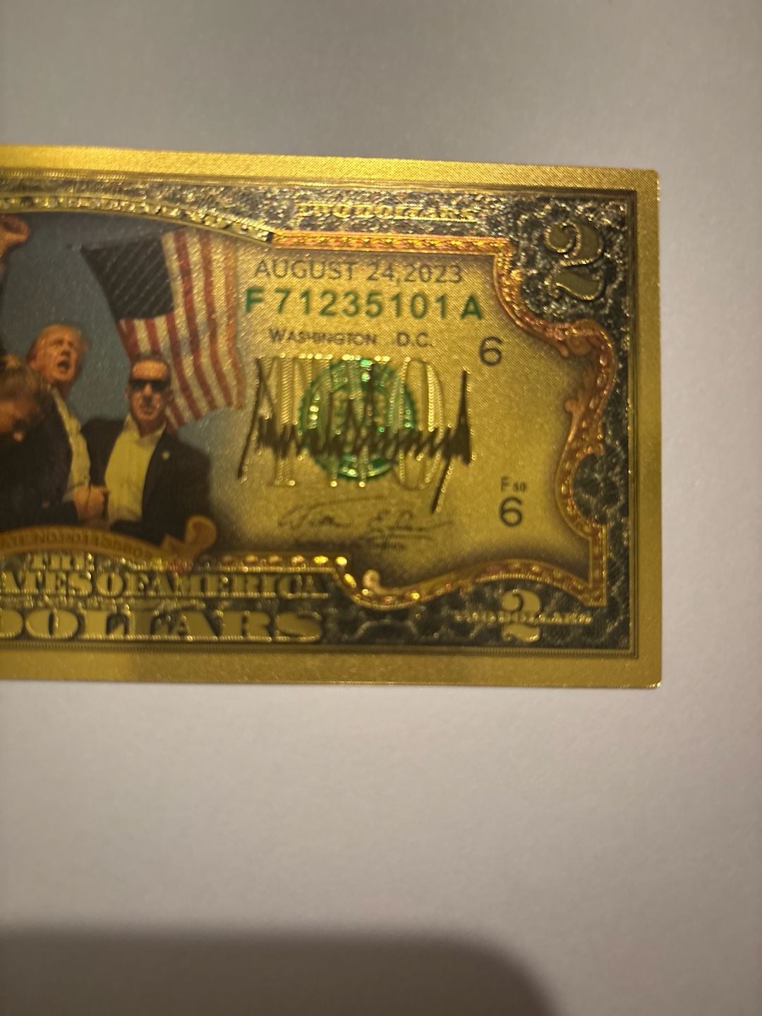 Donald Trump 'Never Surrender' Gold Foil Novelty $2 Bill Collectible Banknote 2