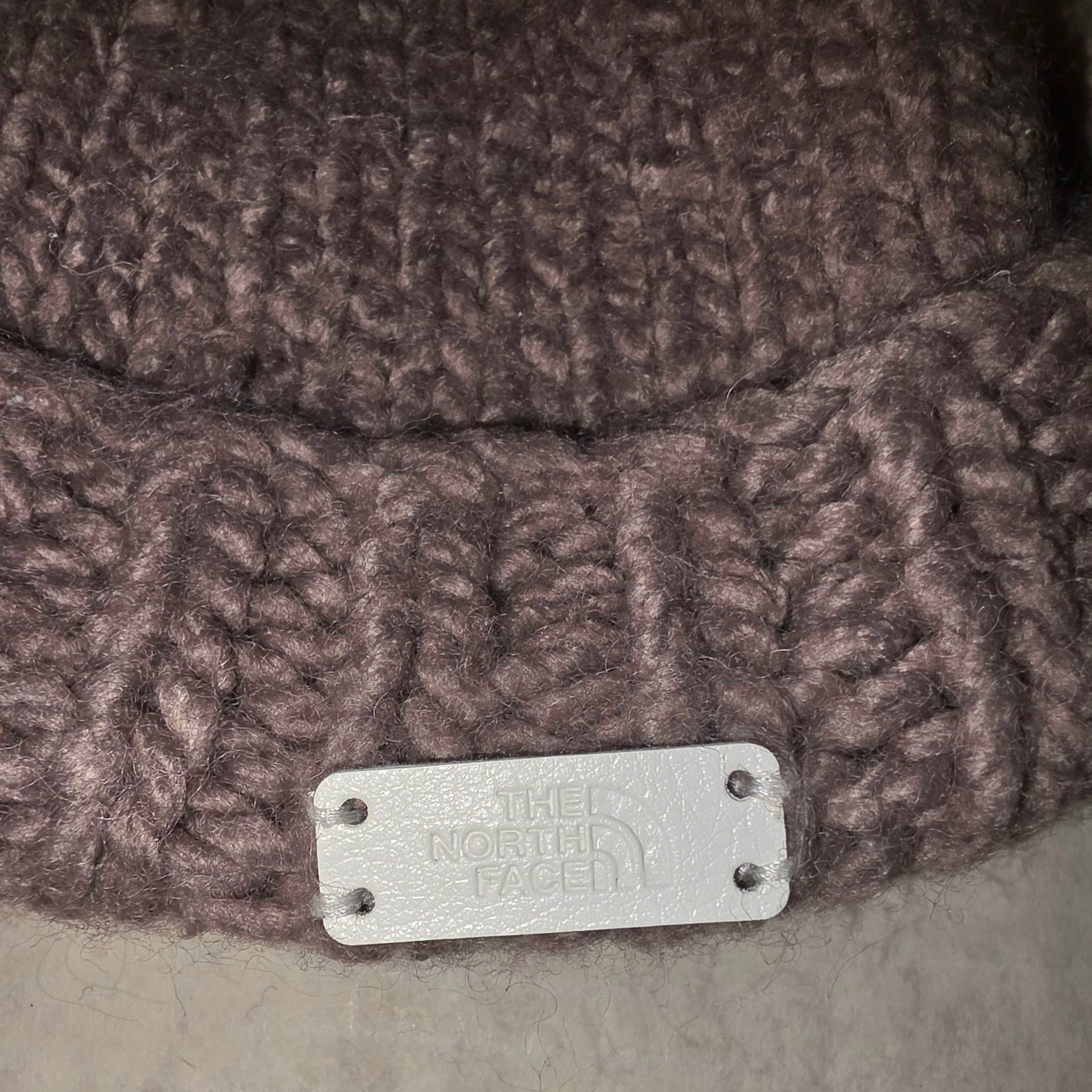 The North Face Women's Cozy Chunky Knit Pom Beanie One Size 4