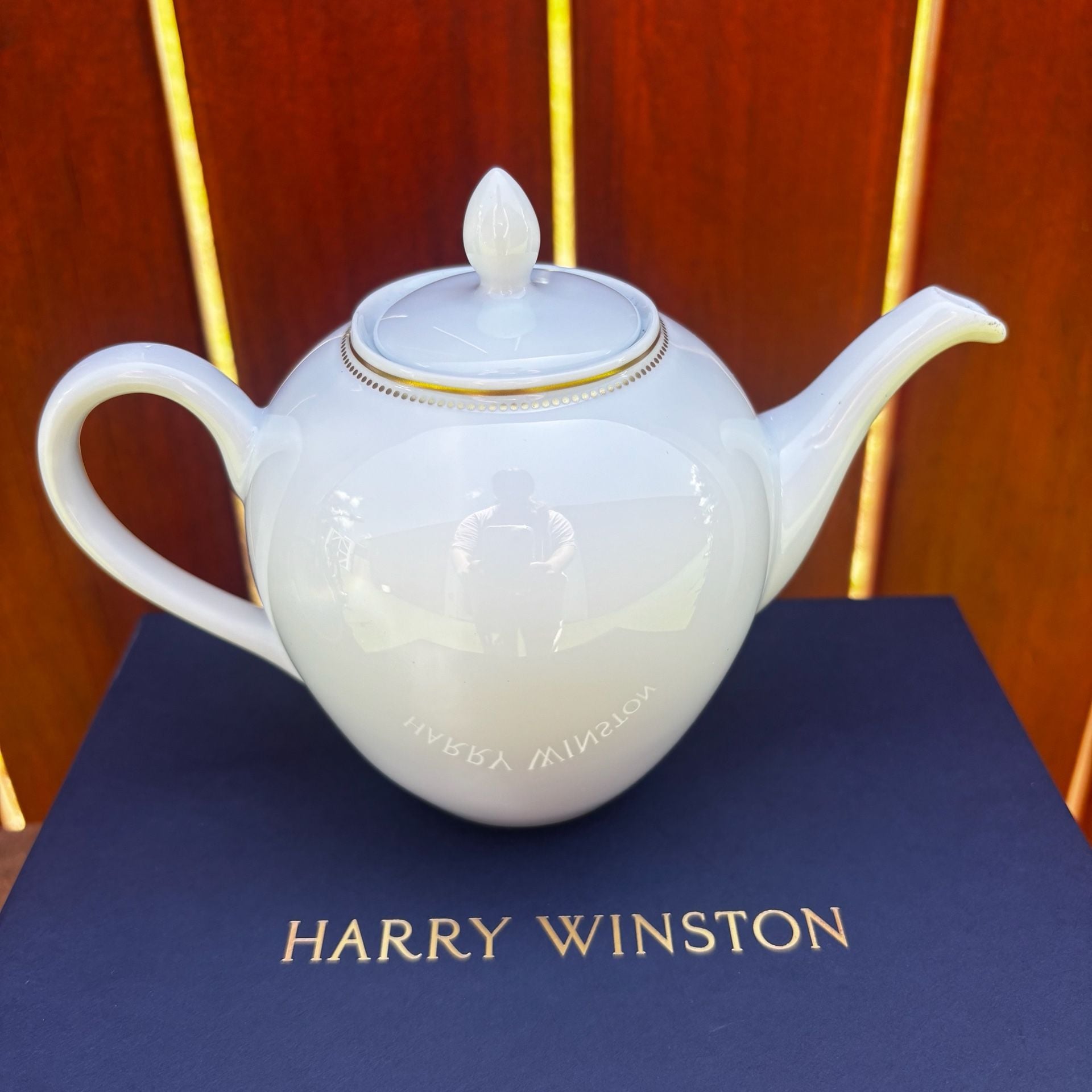 Harry Winston x MarieBelle Porcelain Teapot and Spring Blend Tea Gift Set 3