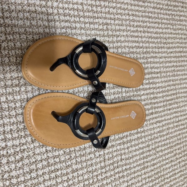 Antonio Melani Luca Black Leather Ring Thong Sandals Size 7.5M