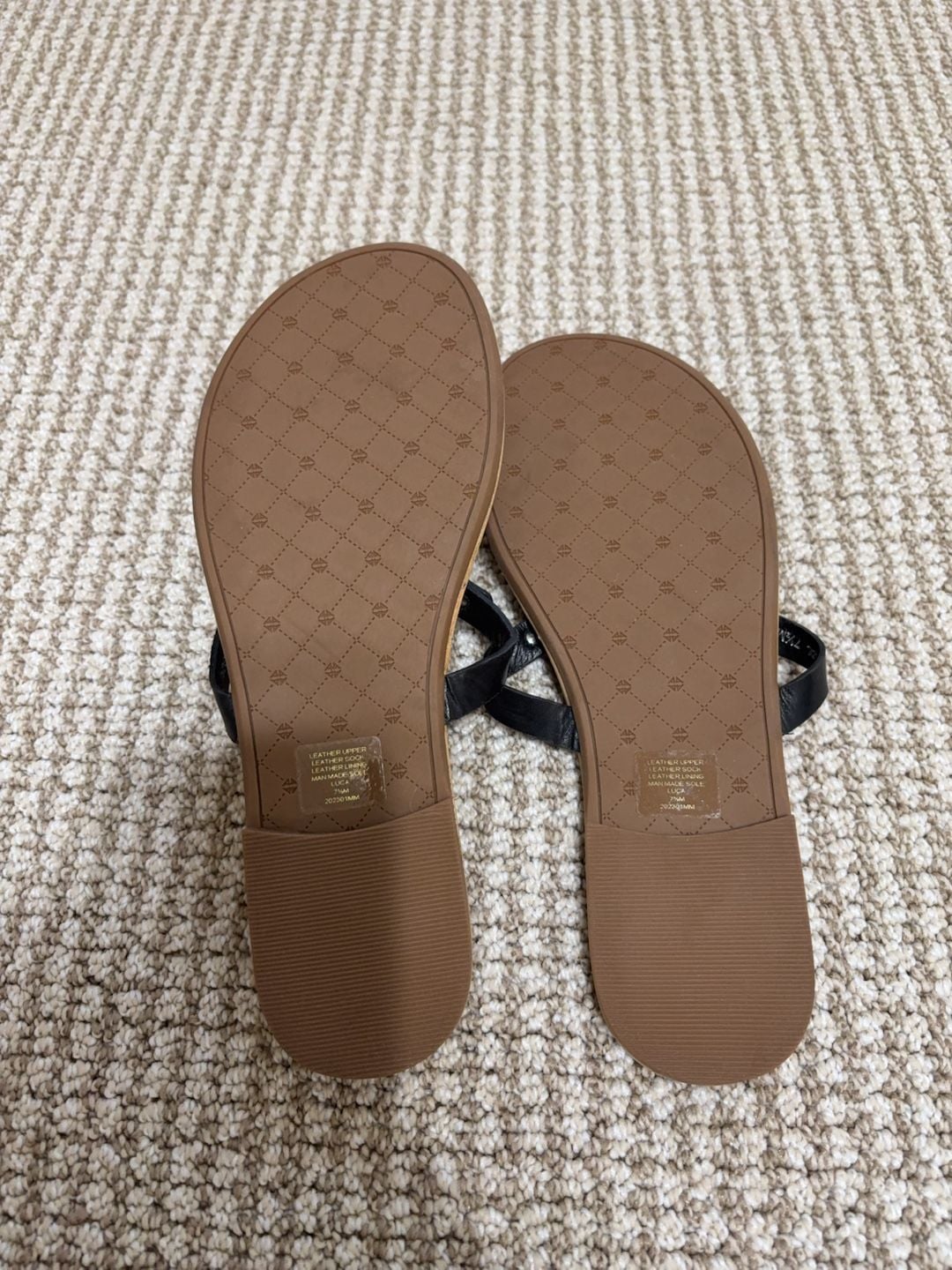 Antonio Melani Luca Black Leather Ring Thong Sandals Size 7.5M 7