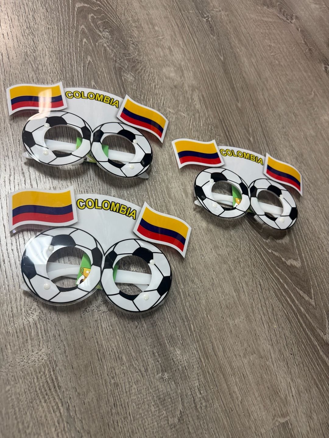 Colombia Soccer Fan Novelty Glasses - Set of 1 3