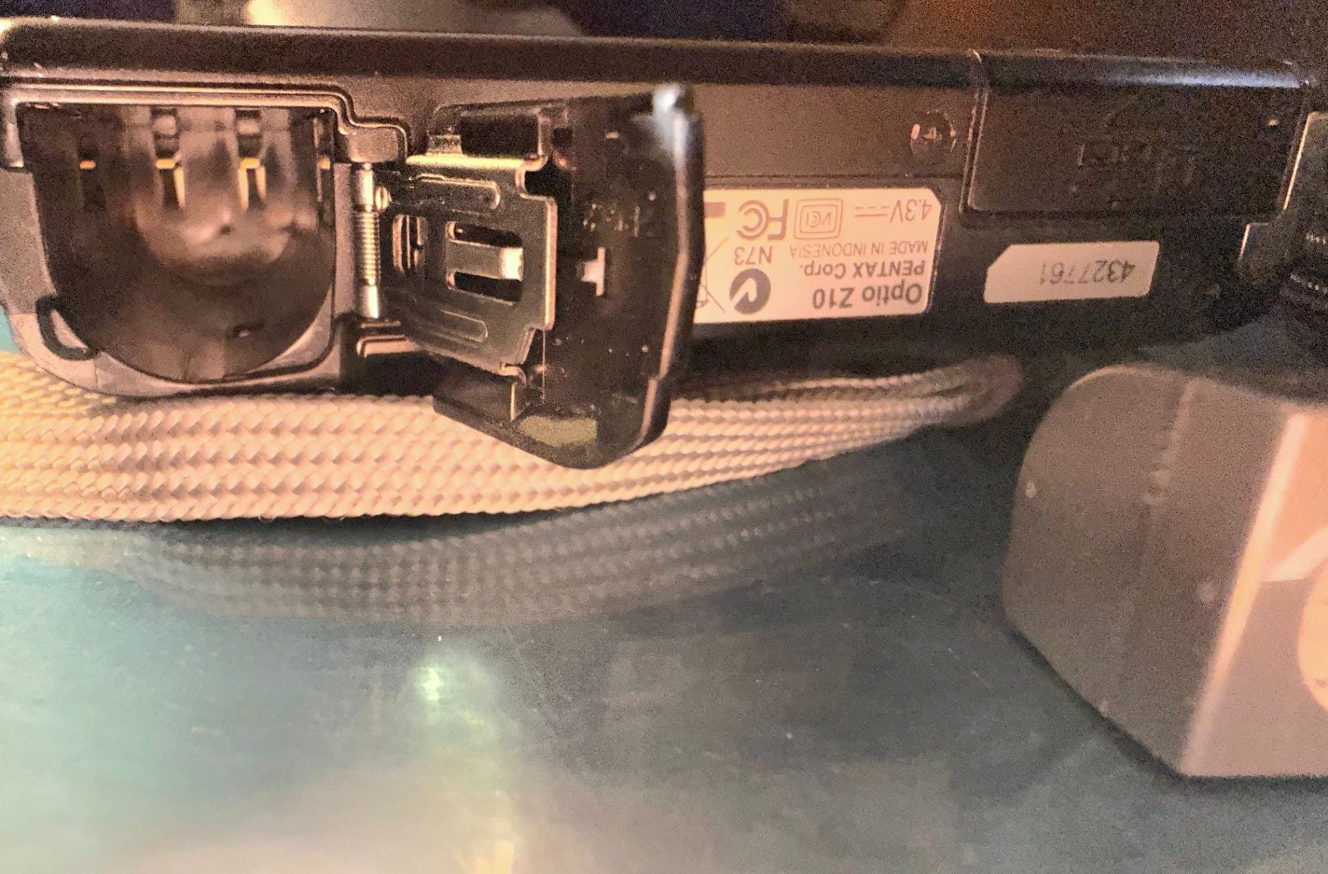 Pentax Optio Z10 8.0MP Digital Camera 7x Optical Zoom Black 10