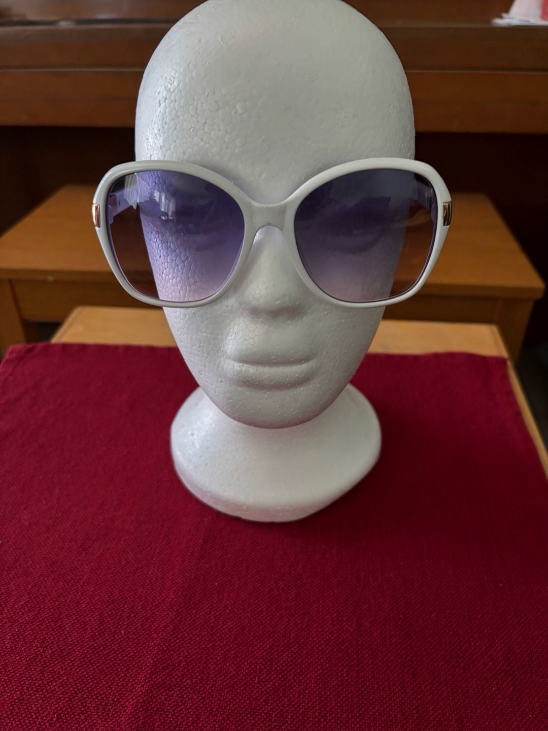 Guess GF0371 21T White Square Sunglasses 57-17 135 with Case 2