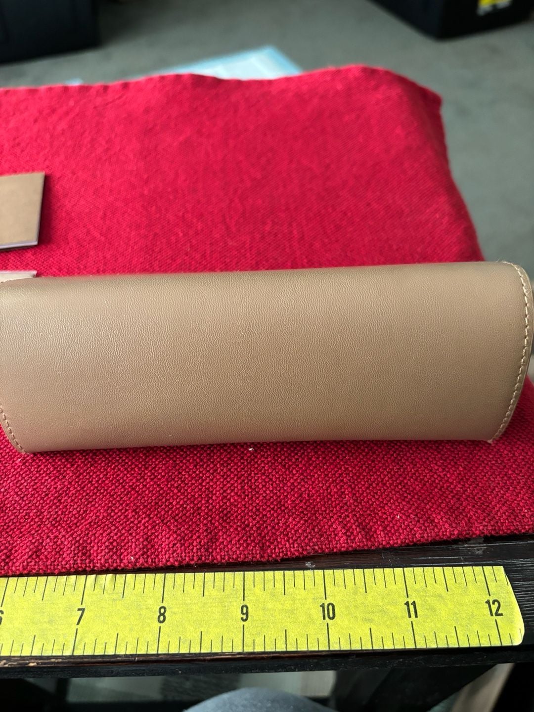 Burberry London England Eyeglasses Sunglass Case Tan Magnetic Close Soft Leather 8