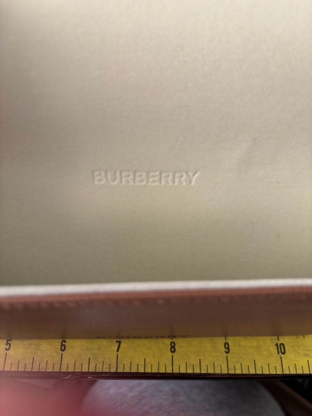 Burberry London England Eyeglasses Sunglass Case Tan Magnetic Close Soft Leather 9
