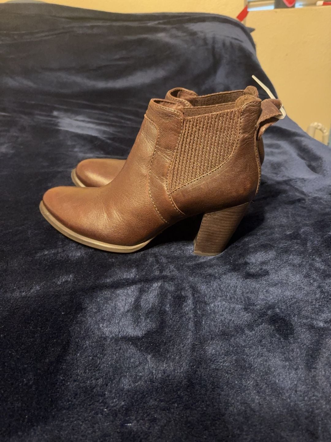 UGG 1