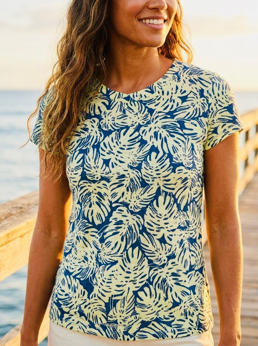 Liz Claiborne Yellow and Blue Monstera Leaf Print V-Neck Short Sleeve Tee 2