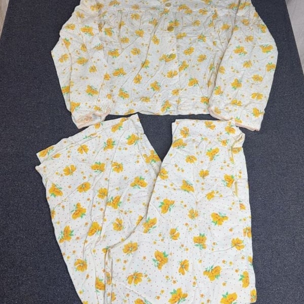 Vintage Yellow Floral Button Down Pajama Set Two Piece Sleepwear Medium