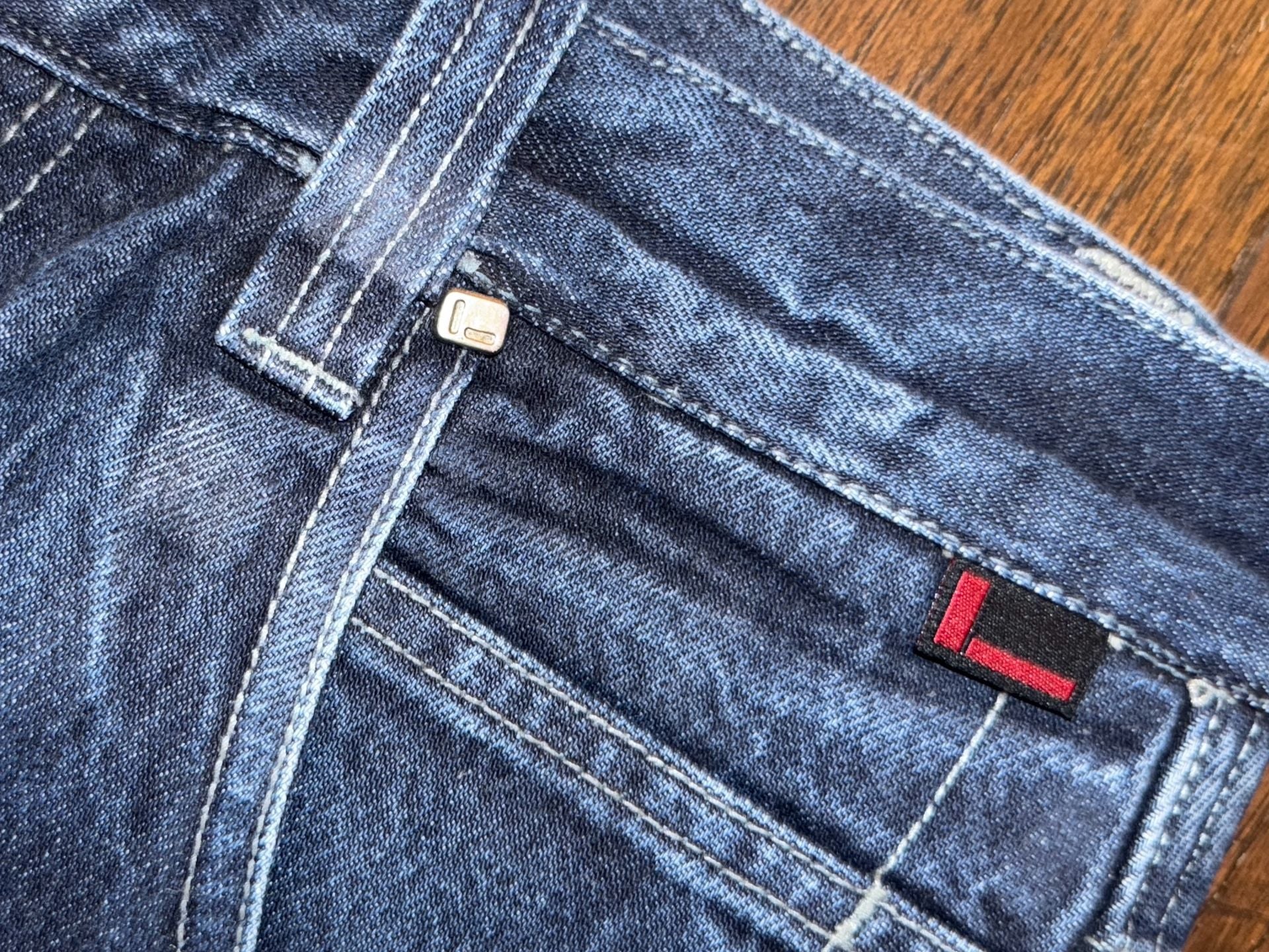 Product thumbnail 4