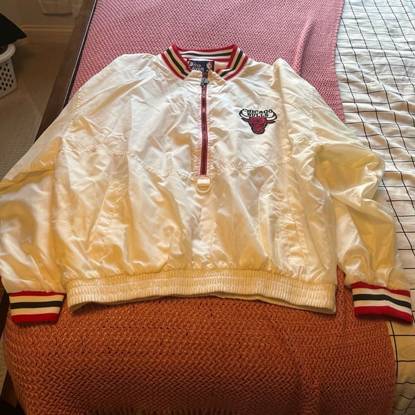 Vintage 90s Pro Player Chicago Bulls Quarter-Zip Nylon Windbreaker Jacket