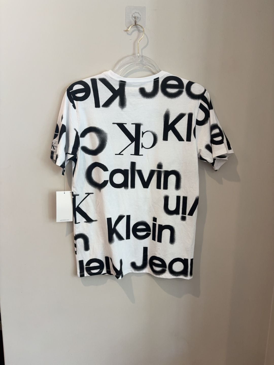 Calvin Klein Boys' Short Sleeve Graphic Crew Neck. Size L, 14/16 5