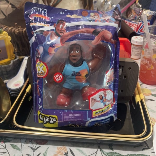 Heroes of Goo Jit Zu Space Jam: A New Legacy - LeBron James (Power Up) 5" Action