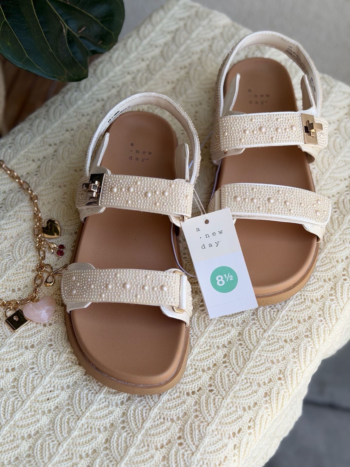A New Day Pearl Embellished Sport Sandals Size 8.5 4