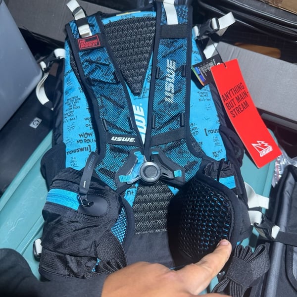 USWE Shred 16 Hydration Backpack Black/Blue