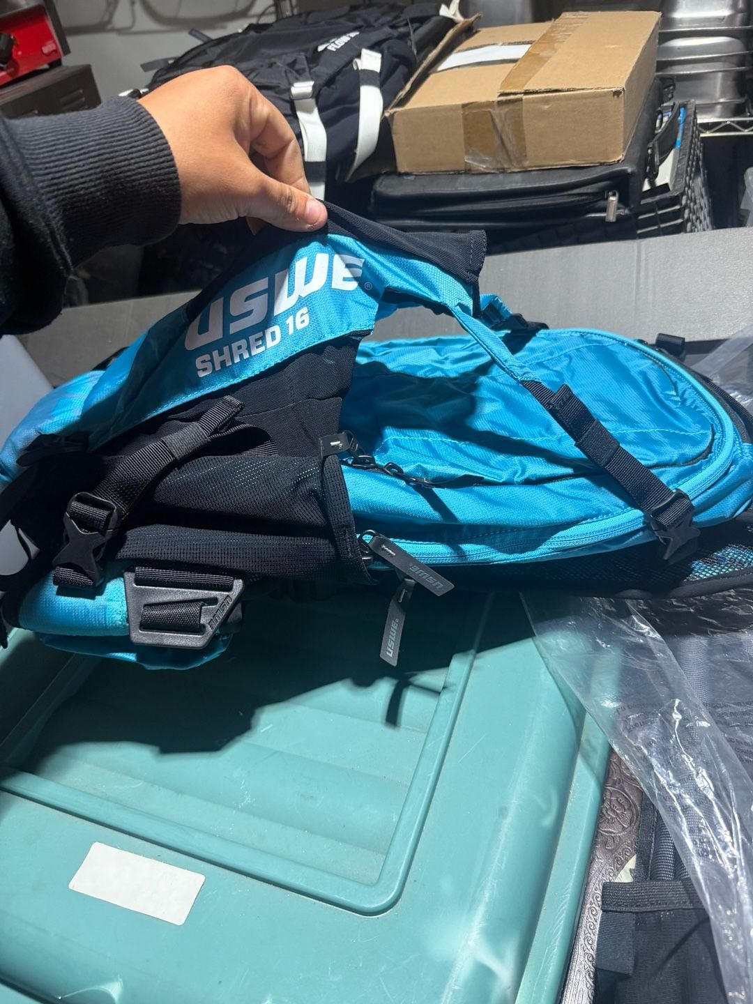 USWE Shred 16 Hydration Backpack Black/Blue 5