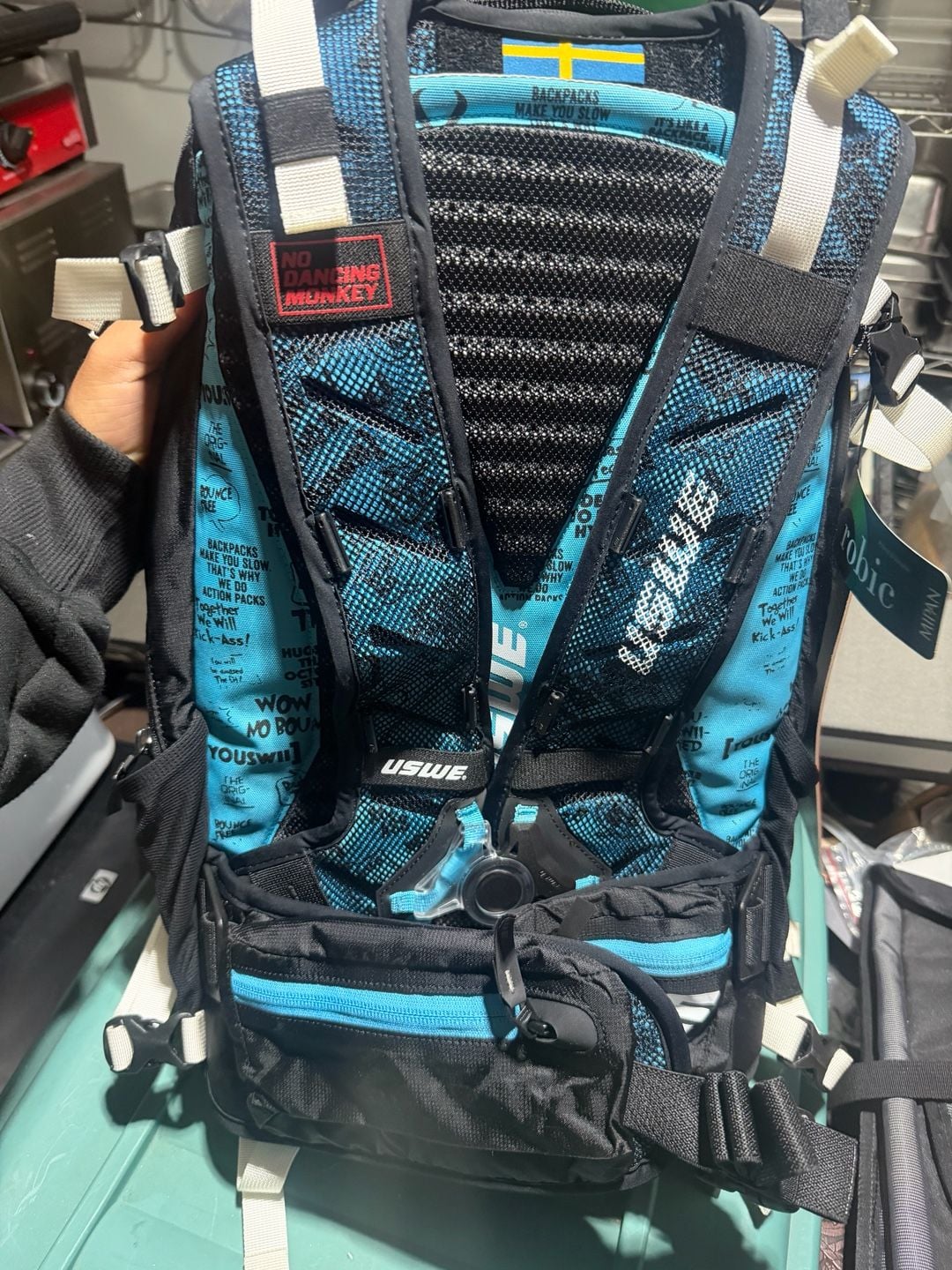 USWE Shred 16 Hydration Backpack Black/Blue 9
