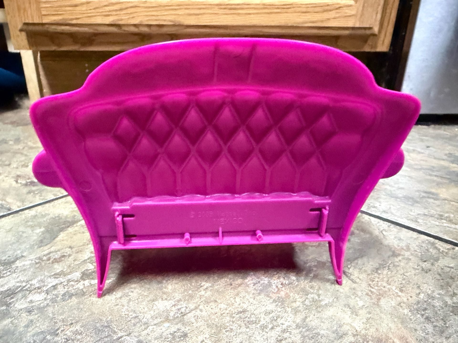 Vintage Barbie Pink Couch Sofa. 2008 Mattel Inc Chair Sit Toy Child Furniture 2