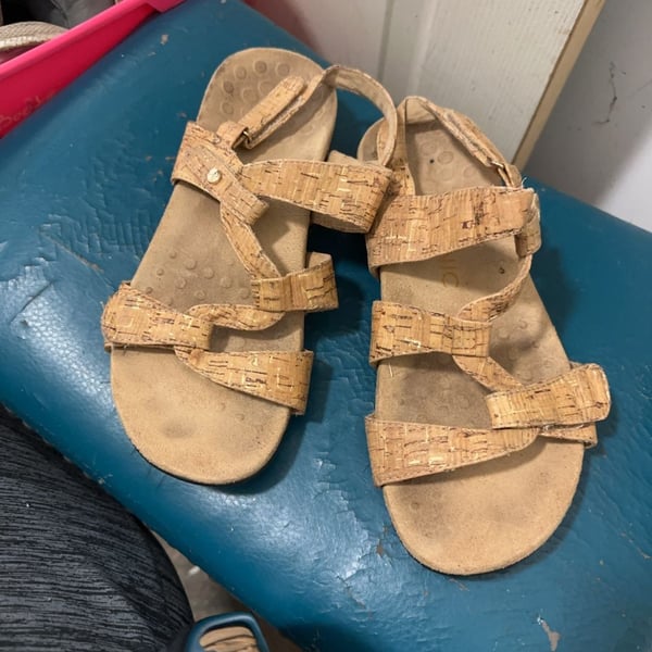 Vionic Cork Strappy Orthotic Sandals