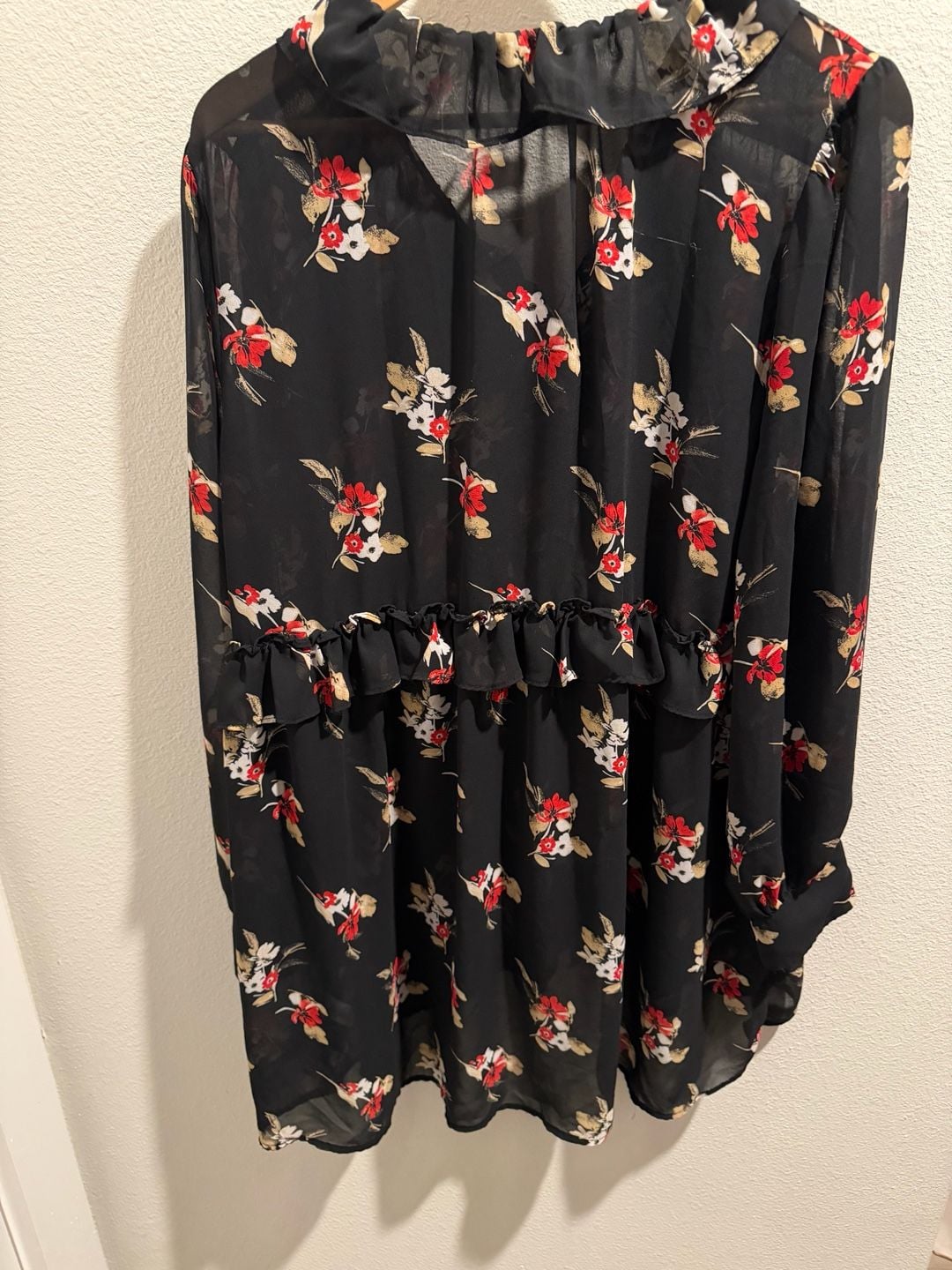Love Tree Floral Ruffle Button-Down Blouse Black Size XL 6
