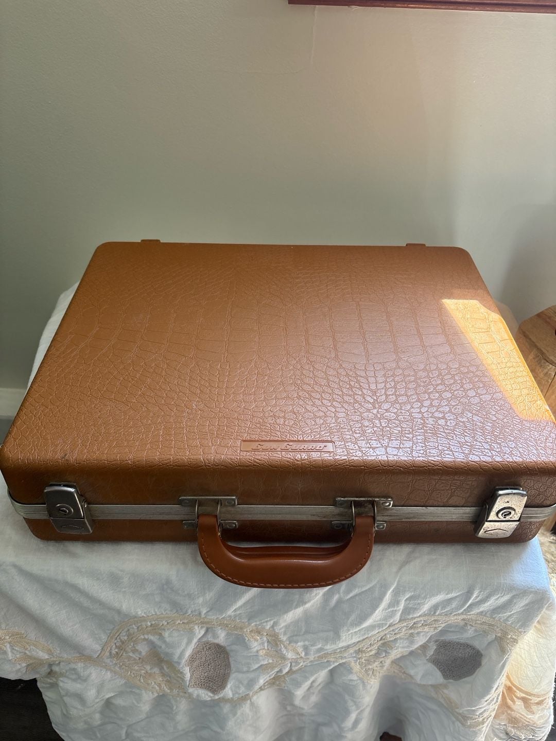 Vintage Gun Guard Hard Shell Protective Case with Foam Interior 1