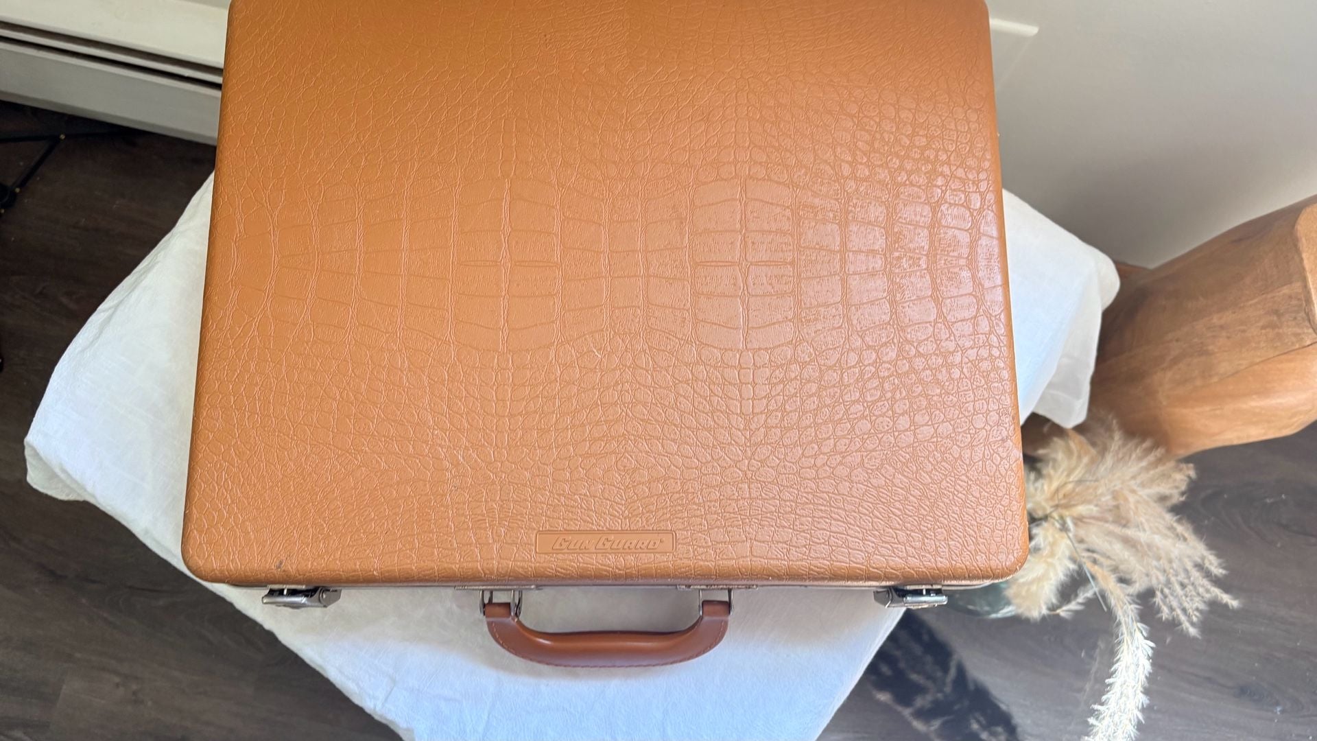 Vintage Gun Guard Hard Shell Protective Case with Foam Interior 4