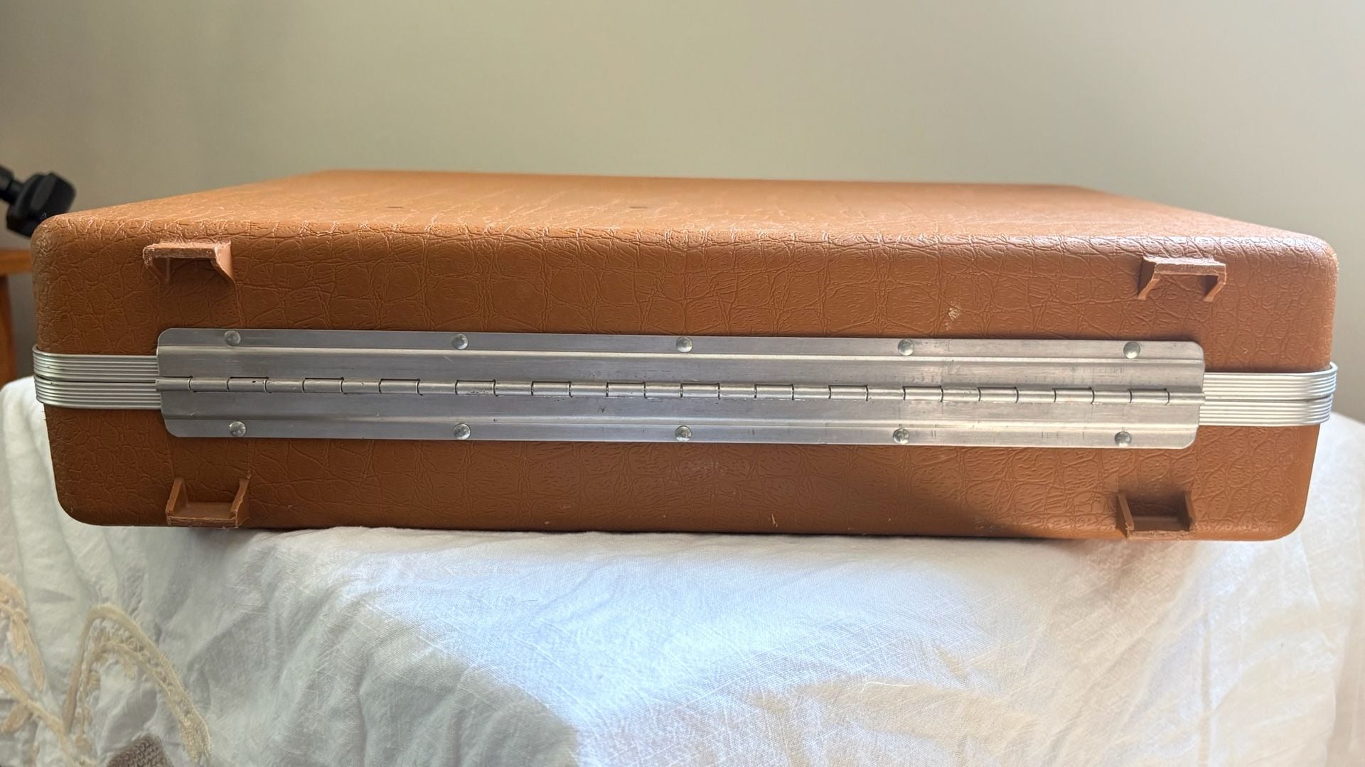 Vintage Gun Guard Hard Shell Protective Case with Foam Interior 7