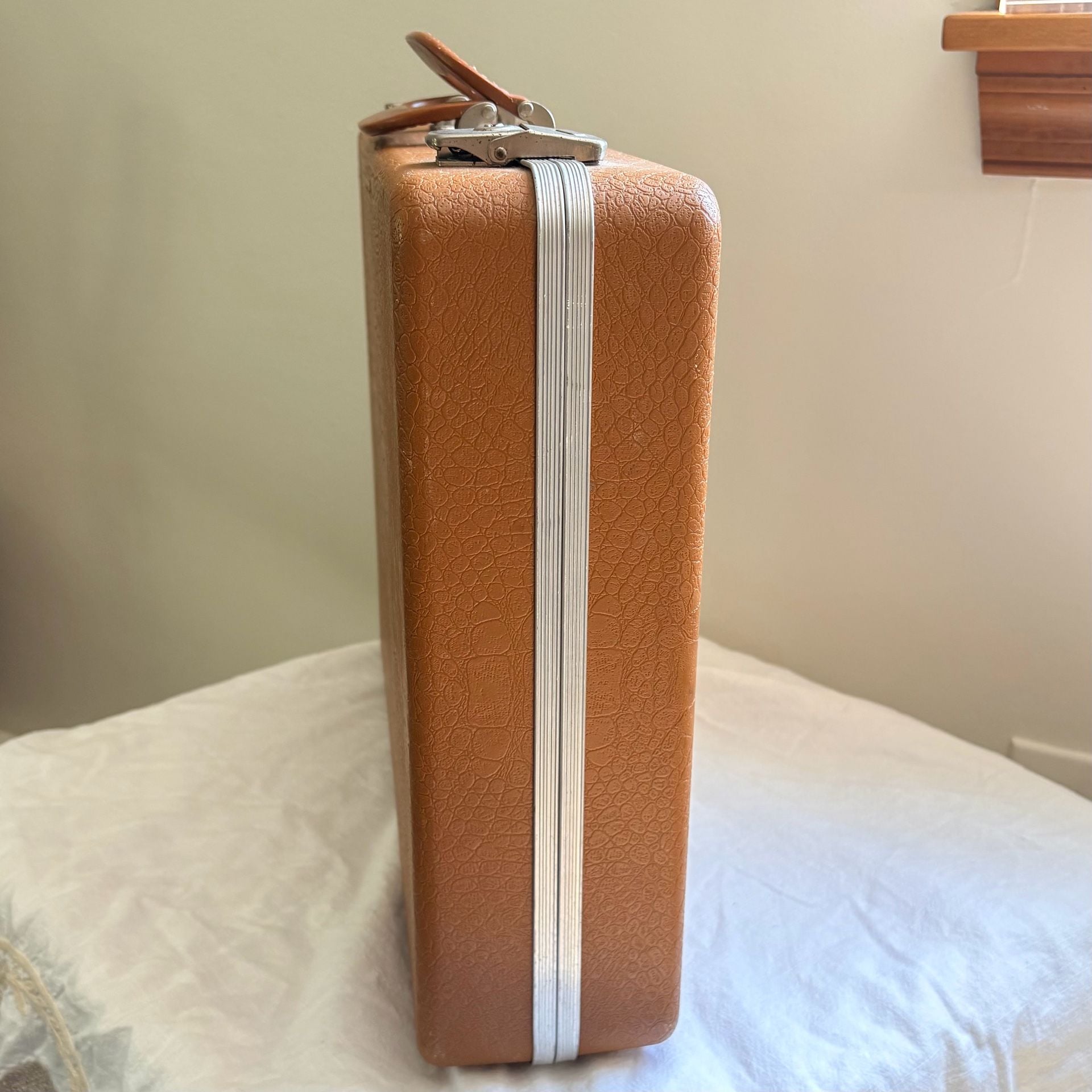 Vintage Gun Guard Hard Shell Protective Case with Foam Interior 8