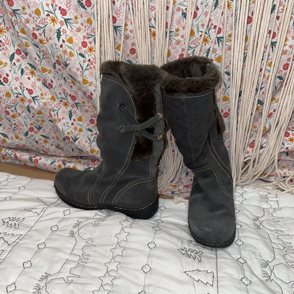 Bass Denver Faux Shearling Lined Suede Boots Size 8M