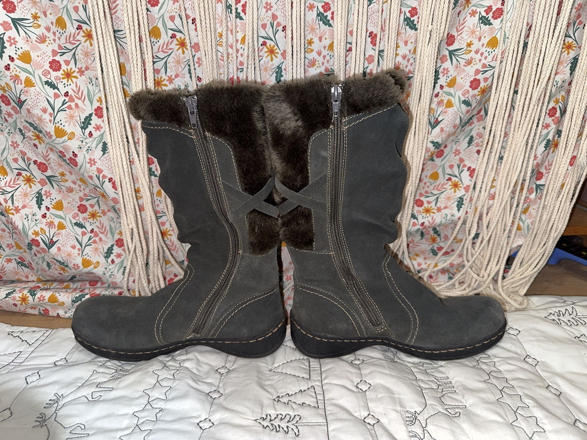 Bass Denver Faux Shearling Lined Suede Boots Size 8M 4