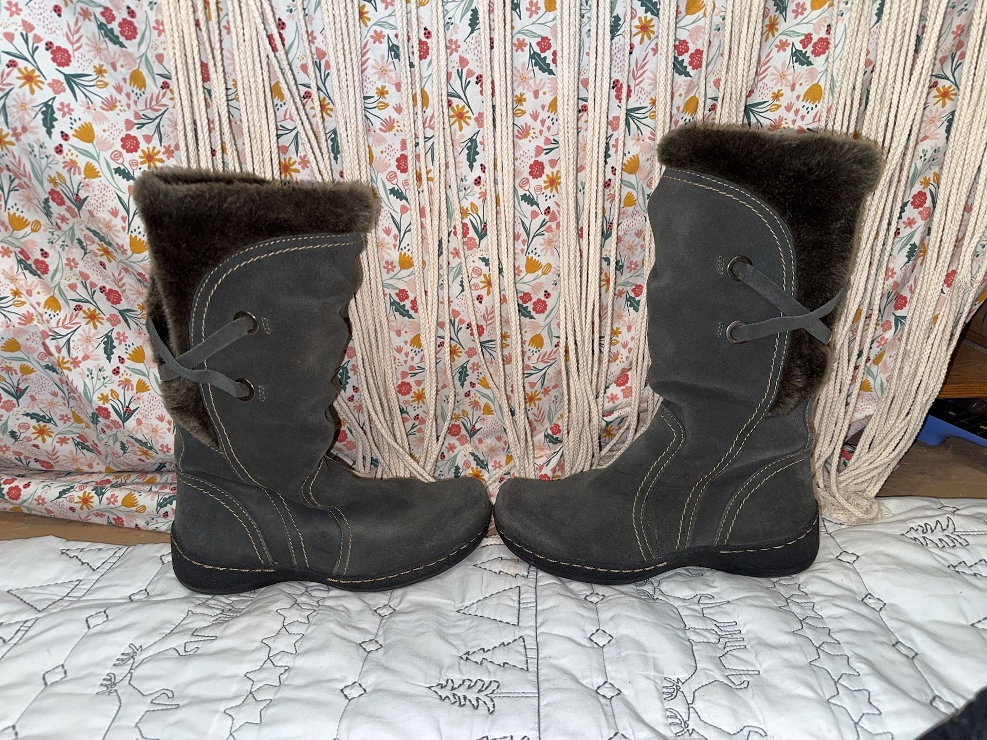 Bass Denver Faux Shearling Lined Suede Boots Size 8M 5