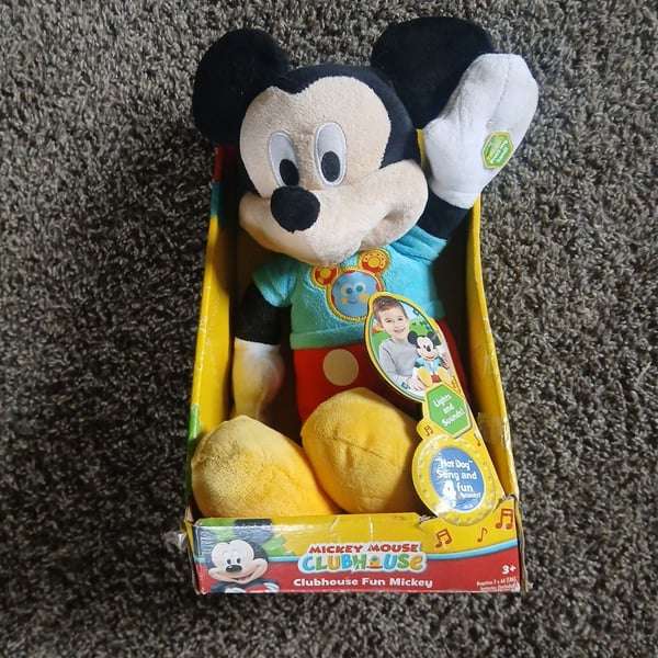 NWT MICKEY MOUSE CLUBHOUSE LIGHTS & SOUN