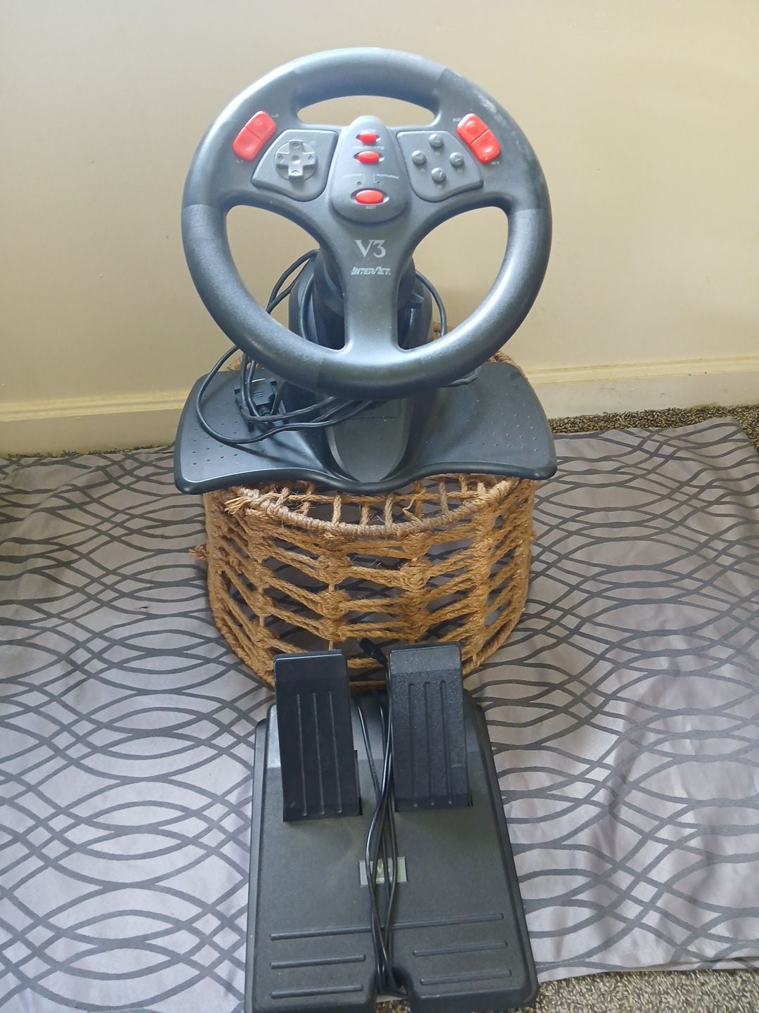 Interact V3 Racing Wheel for PC with Pedals 1