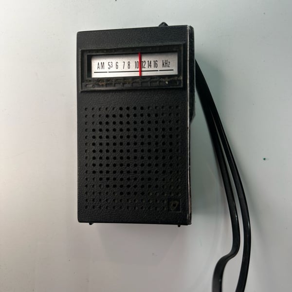 Vintage Panasonic R-1070 AM Portable Radio