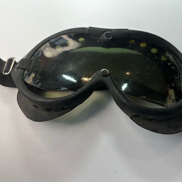 Vintage American Optical Company Polaroid Military Goggles