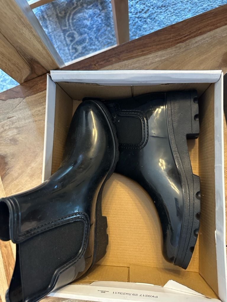 Capelli of New York Boots. Size 9 1