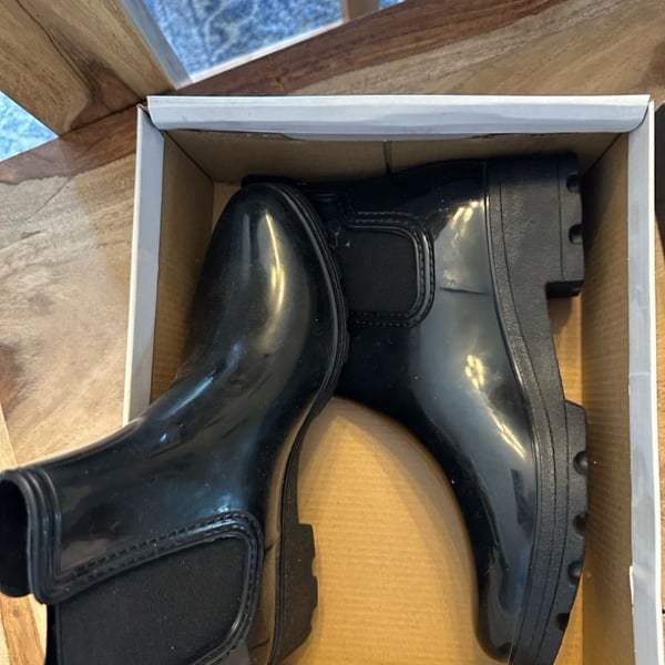 Capelli of New York Boots.  Size 9