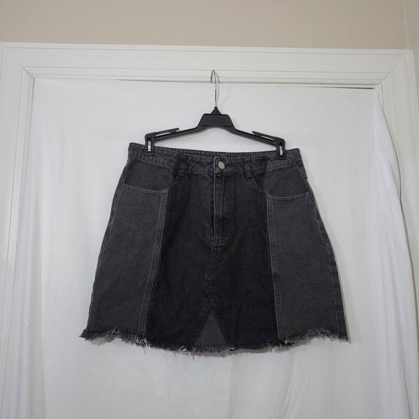 Altar'd State Two-Tone Black Denim Raw Hem Mini Skirt Size M