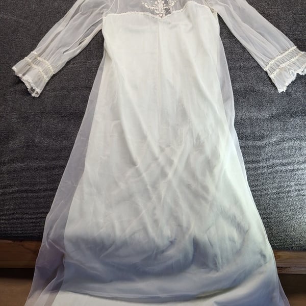 Vintage White Lace Bridal Robe