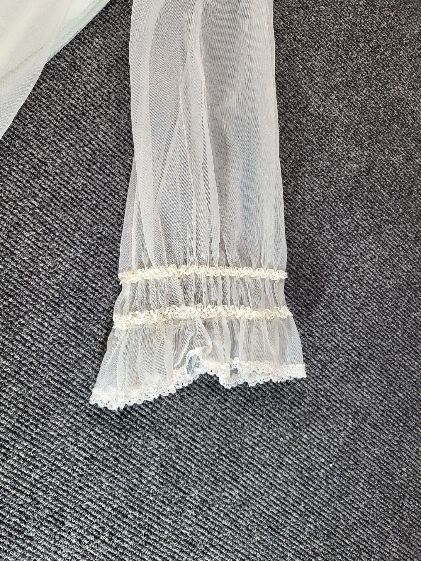 Vintage White Lace Bridal Robe 4