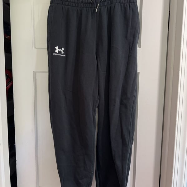 Under Armour Women sweat pants 