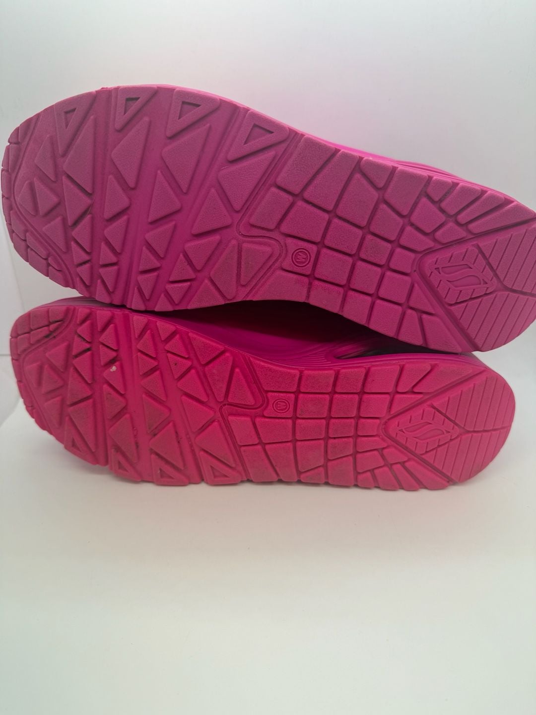 Skechers Women's Size 9 Uno Night Shades Air-Cooled Sneakers Hot Pink Wide Fit 8
