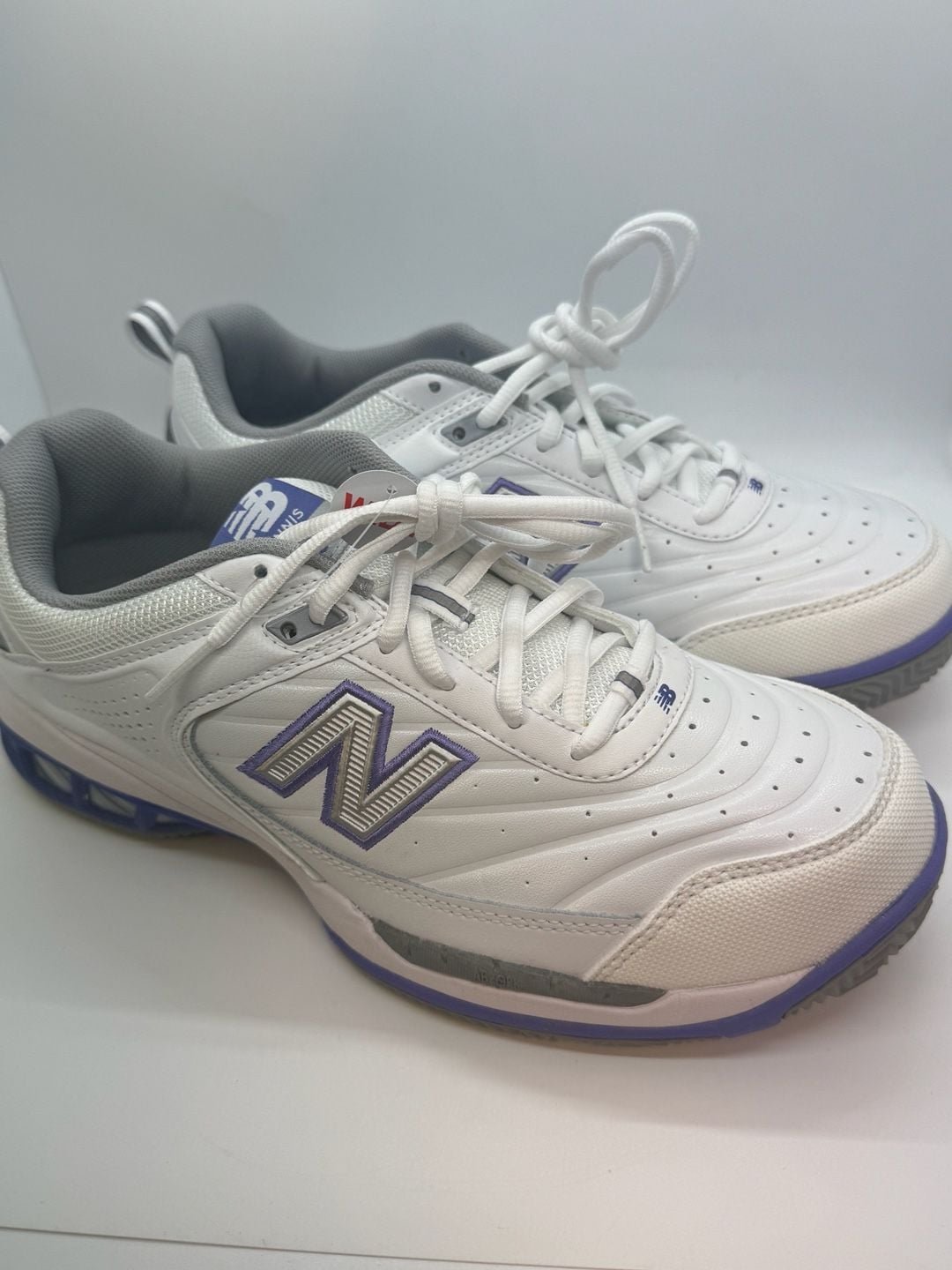 New Balance Womens Size 10 Wide 806 V1 Tennis Shoes White/Purple 8