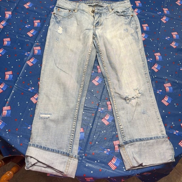 Girls American Eagle Hipster Distressed Cropped Jeans 8 Reg