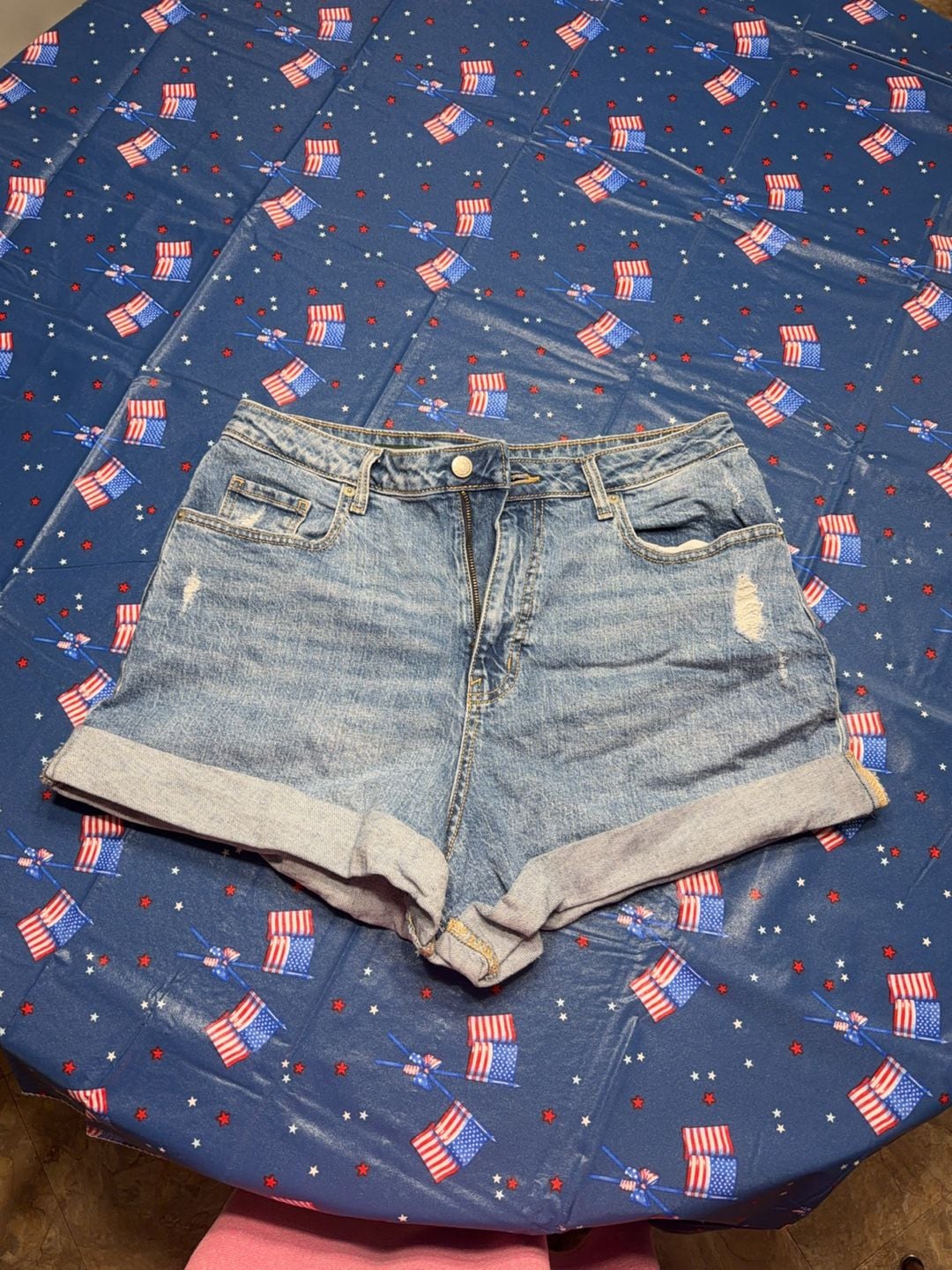 Hollister Ultra High Rise Mom Shorts 1