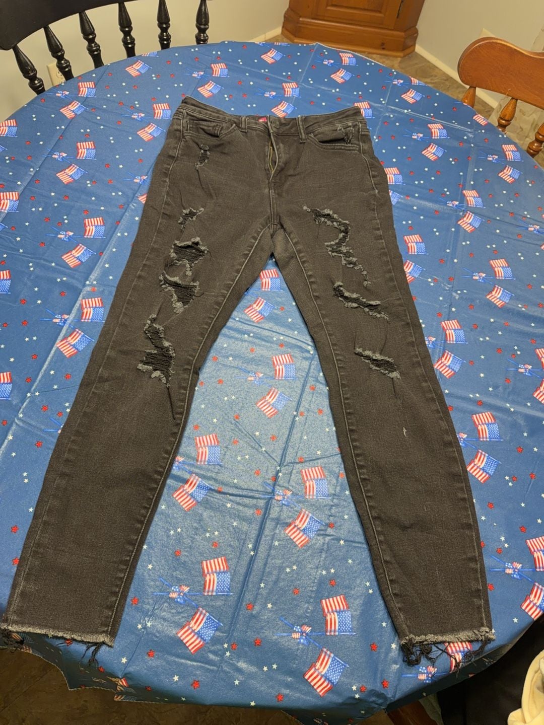 American Eagle Jeans Women's Black Next Level Stretch Distressed Jegging! 2