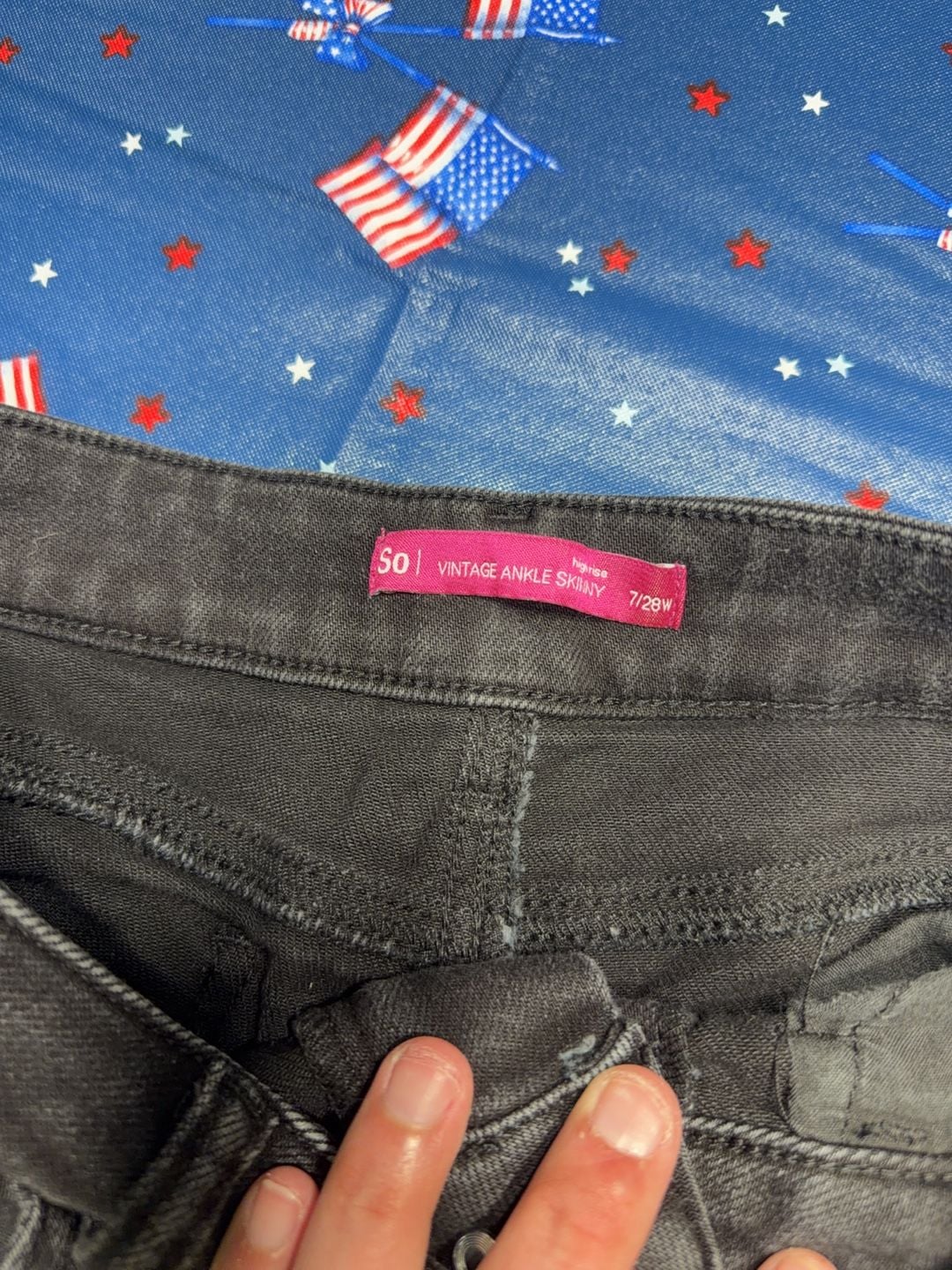 American Eagle Jeans Women's Black Next Level Stretch Distressed Jegging! 6