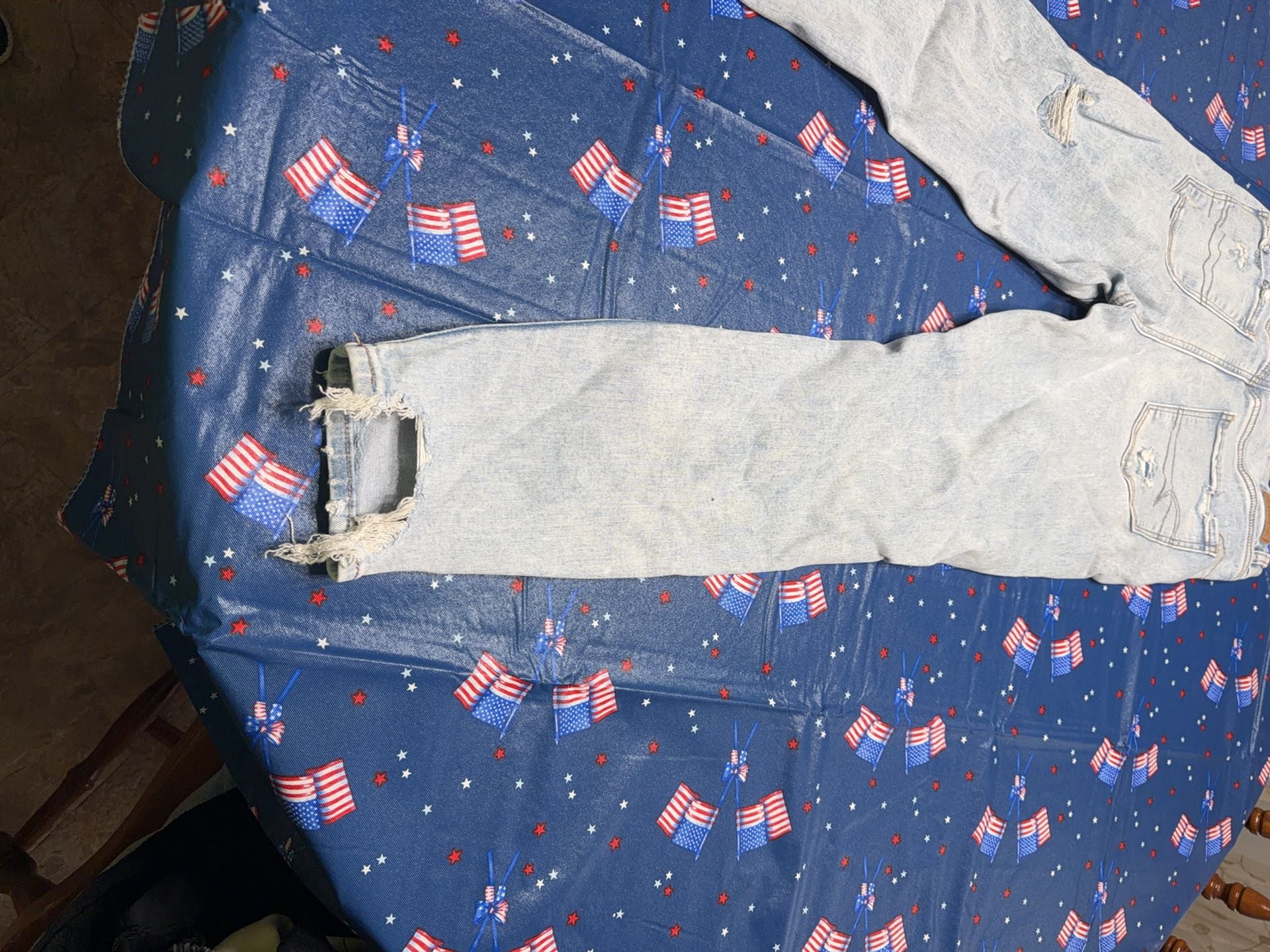 American Eagle Outfitters 11