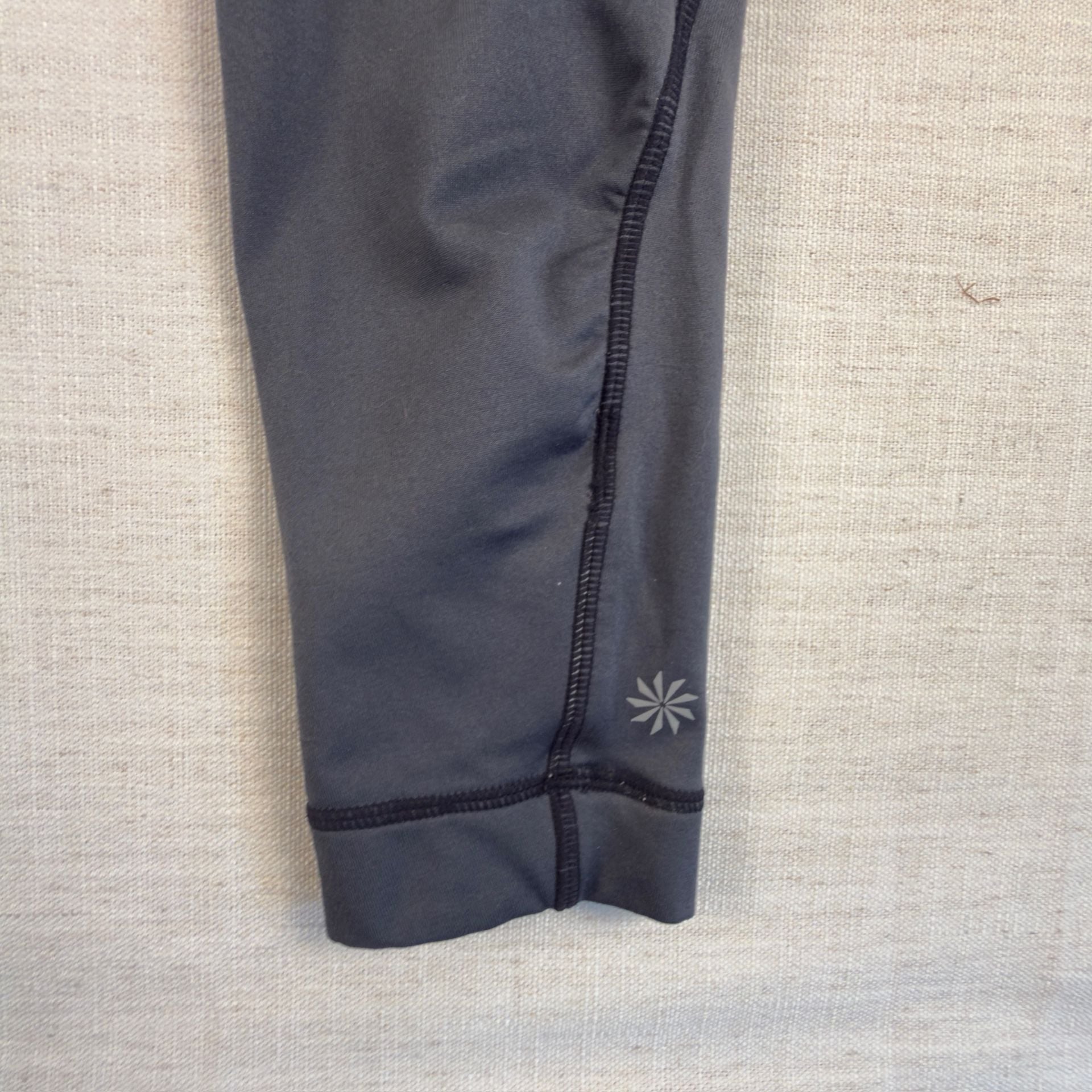Athleta 2-In-1 Skirt Leggings In Black and Gray Size Small 7