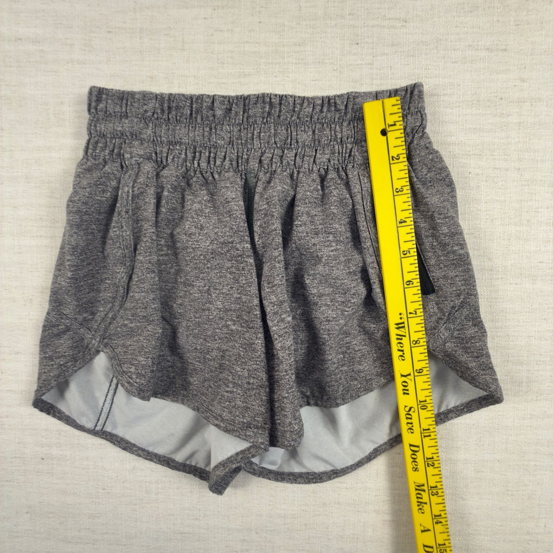 Lululemon Tracker Short V, W4 7